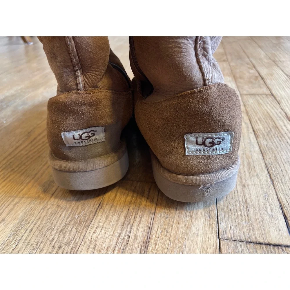 UGG Australia‎ Genevieve Tall Chestnut Suede FLAWED Missing Bow Size 10 Boot